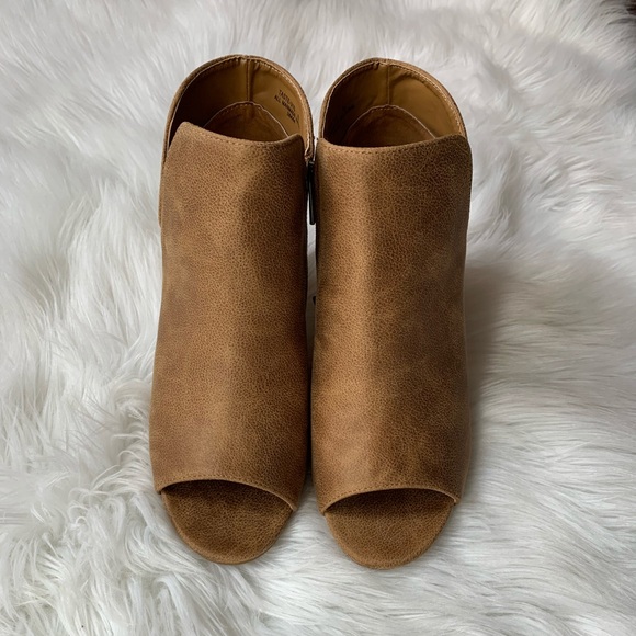 SALE LAST 🆕 Aubrey - Tan Ankle Booties - Picture 4 of 5